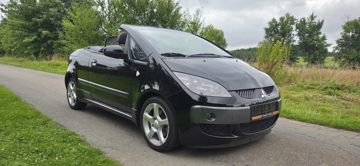 三菱COLT CZC 1024px-Mitsubishi_Colt_CZC_(